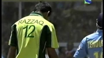 Sachin’s 123- 38th ODI Century (Ahmedabad, Vs Pakistan, 2005)